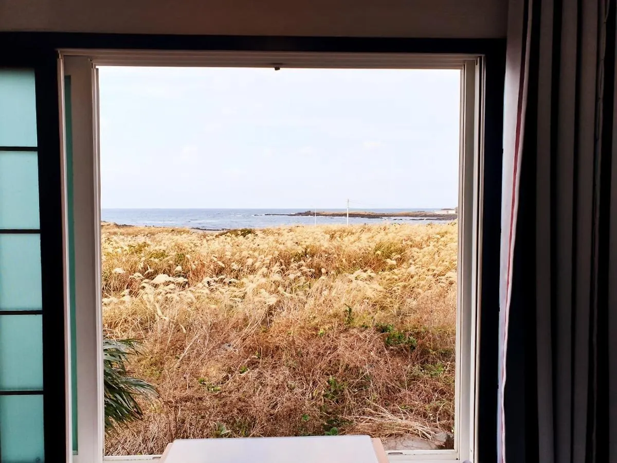 아침 해변 펜션 제주